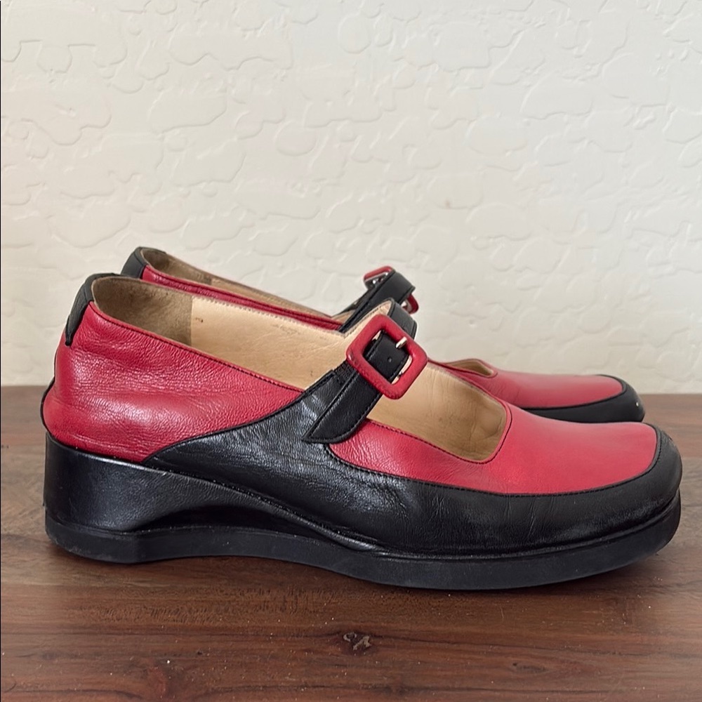 Taryn Rose Red and Black Mary Jane Flats. 6. Made in Italy.
